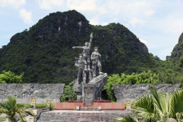 Thanh niên xung phong Việt Nam chiến đấu dũng cảm,  lao động sáng tạo, lập công vẻ vang