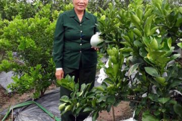 Nữ cán bộ, thương binh TNXP làm theo lời Bác