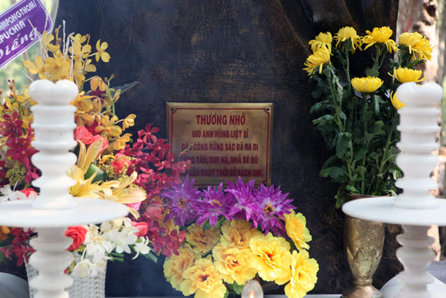 Thăm Khu di tích Lịch sử chiến khu Rừng Sác